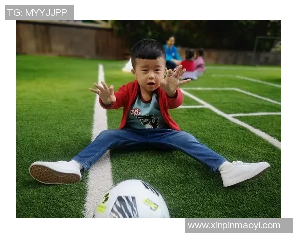 专为小学生设计的足球星带印字款式,助力孩子足球梦想的启蒙利器 专为小学生设计的足球星带印字款式,助力孩子足球梦想的启蒙利器