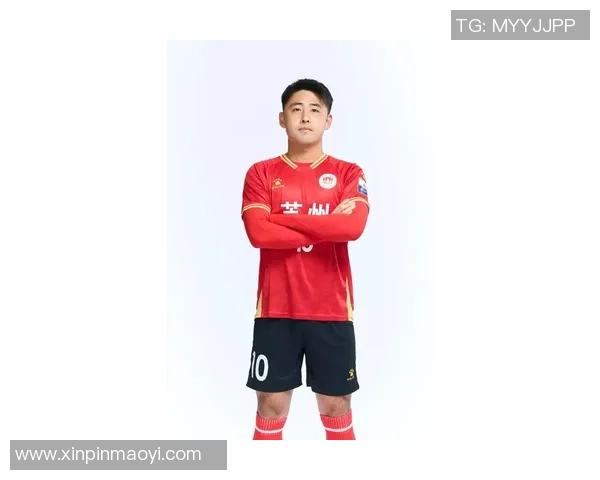 中国足球球星定妆照发布 展现新赛季风采与拼搏精神